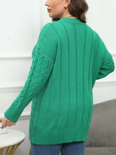 Load image into Gallery viewer, Curvy Round Neck Sweater