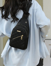 Load image into Gallery viewer, Quilted Design Crossbody Bag