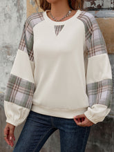 Load image into Gallery viewer, Perfee Plaid Sweatshirt