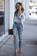 Load image into Gallery viewer, High Rise Distressed Light Jeans
