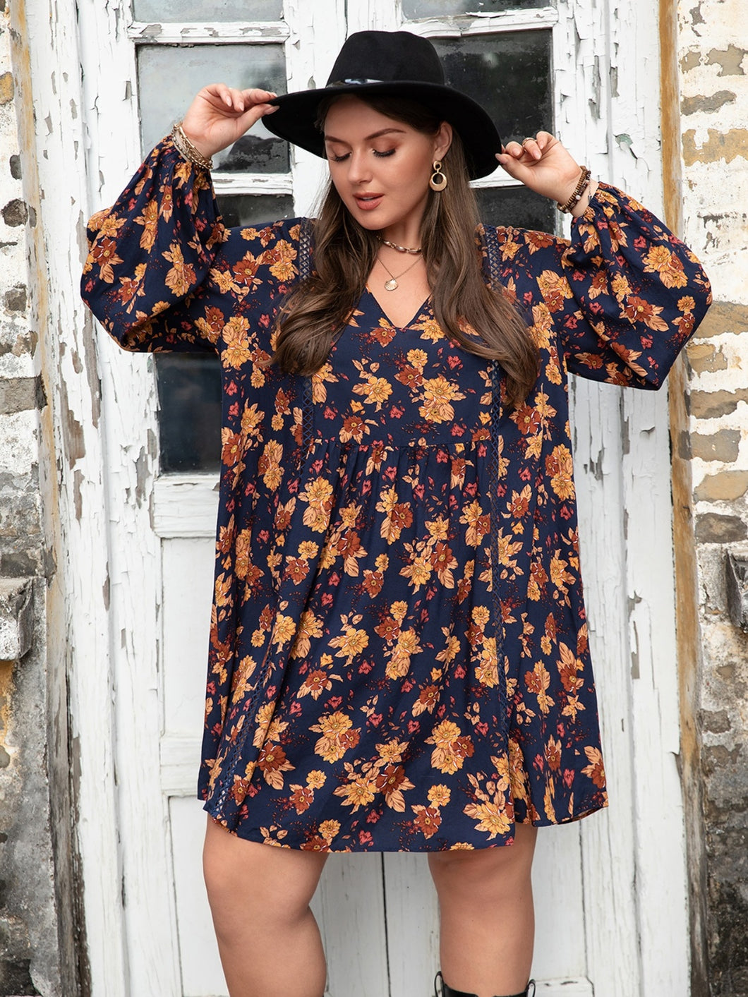 Curvy Floral V-Neck Balloon Sleeve Dress